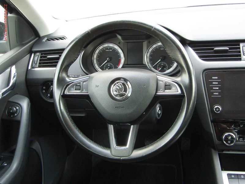 Škoda Octavia (2017) 1.6 TDi, Ambiente, DSG, panor - fotka 14 z 21