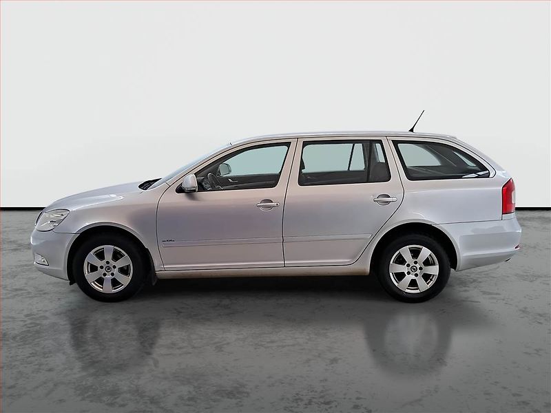 Škoda Octavia (2011) Ambiente 1.6 TDI, po STK - fotka 3 z 13