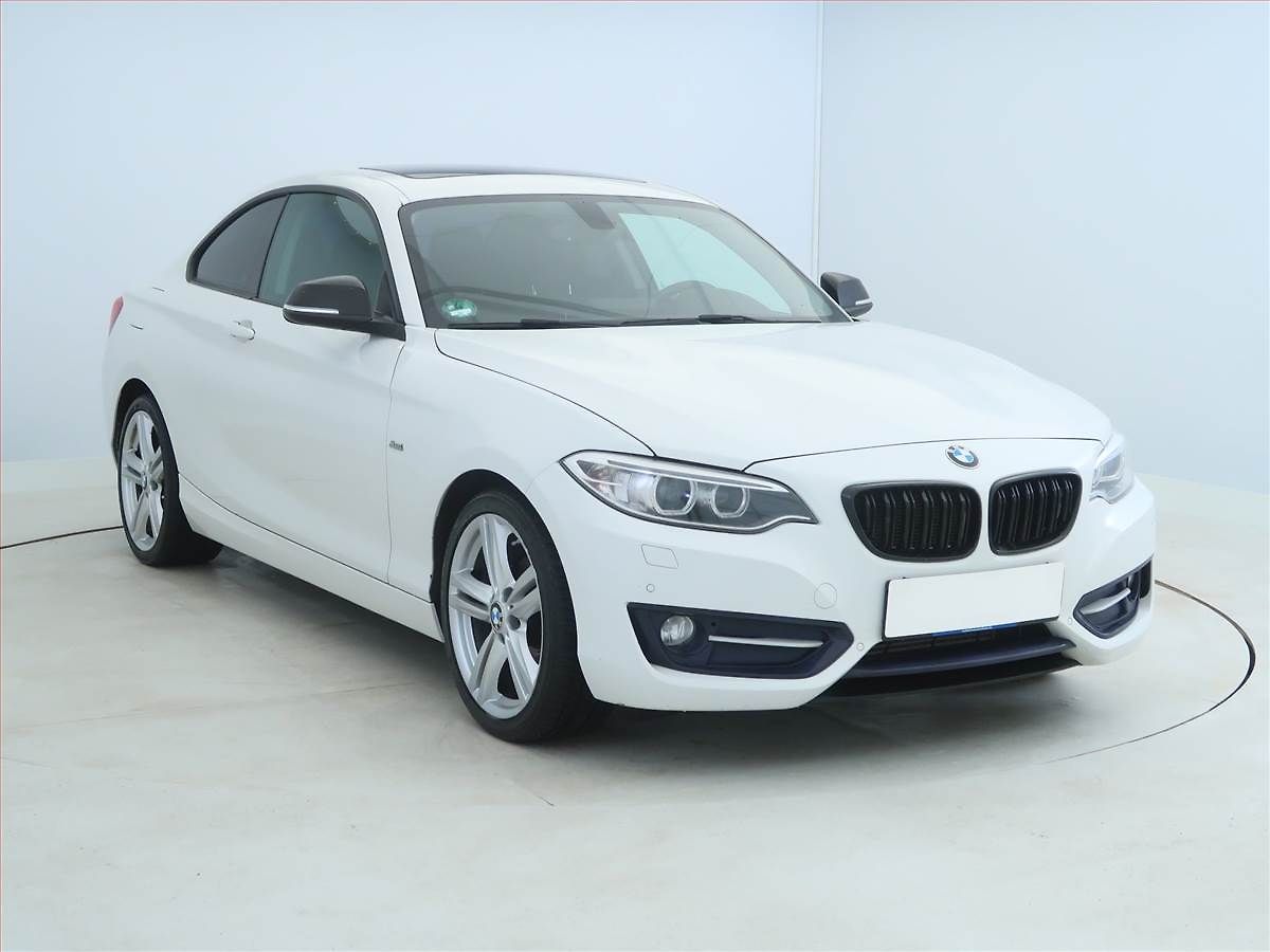 BMW Řada 2 Sport Line 218d, Navi