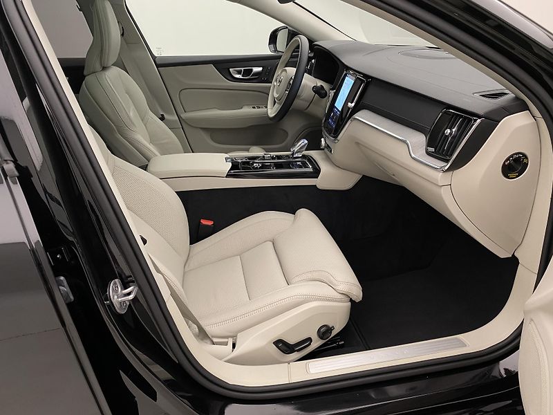 Volvo V60 T6 AWD BRIGHT ULTRA - fotka 24 z 66