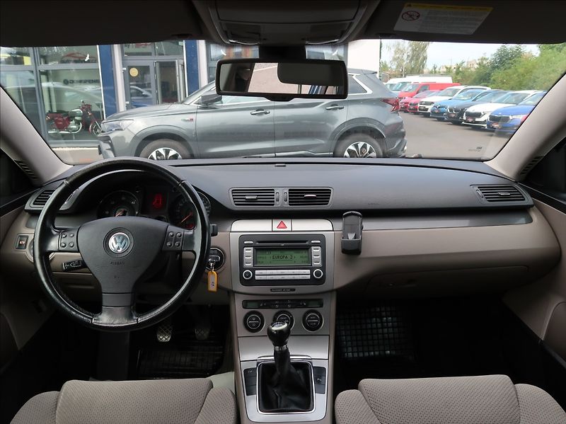 Volkswagen Passat 2,0 TDi,103kW,Tempomat,tažné - fotka 16 z 22