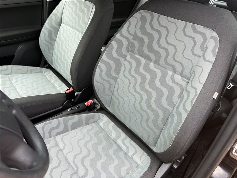Škoda Fabia II 1.2 HTP Ambiente - fotka 11 z 17