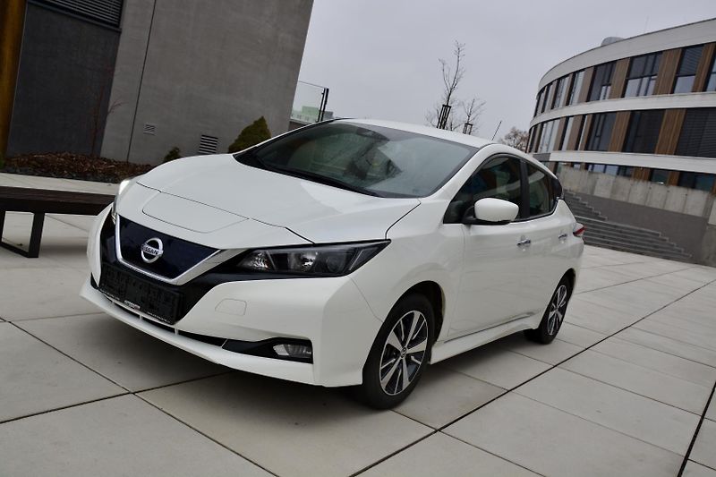 Nissan Leaf (2020) Acenta 110KW 1 MAJITEL KAMERA  - fotka 13 z 40
