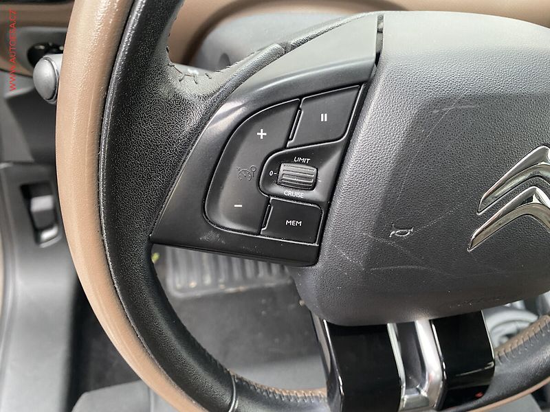 Citroën C4 Cactus (2016) 1.6 HDi, ČR, AAC - fotka 13 z 19
