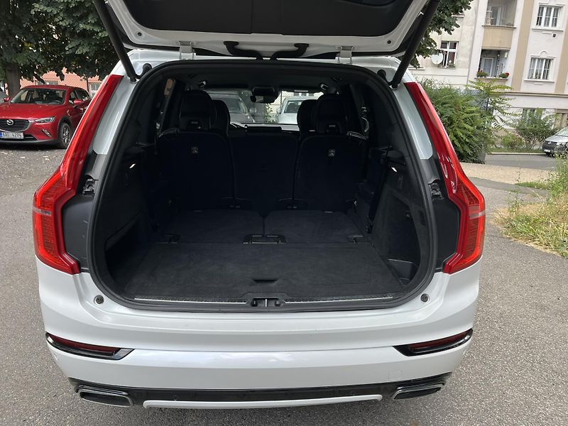 Volvo XC90 (2019) D5 AWD R-DESIGN, 7 MÍST - fotka 14 z 44