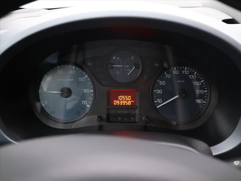 Peugeot Partner Tepee 1,6 VTi 98k CZ Klima Active - fotka 13 z 22