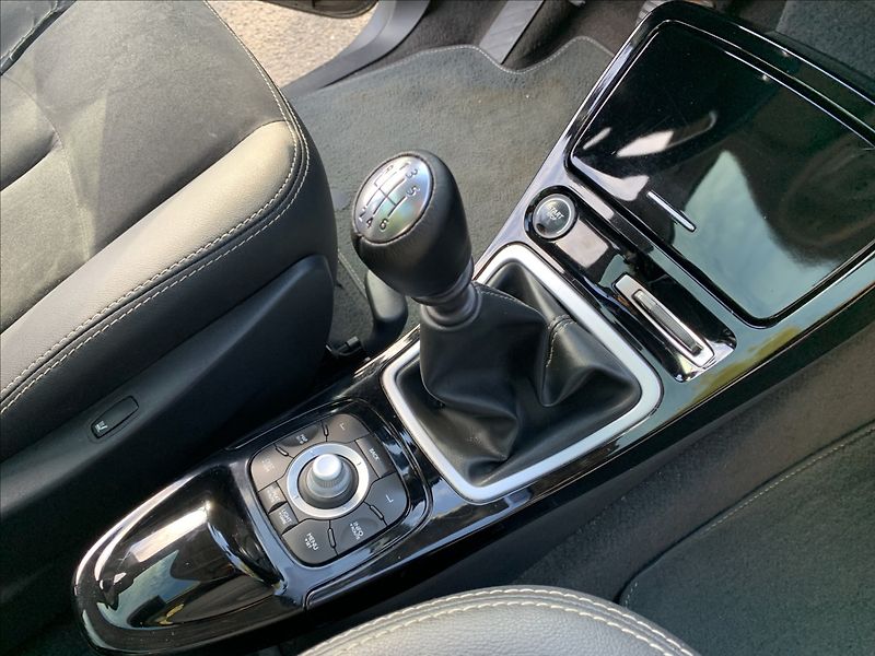 Renault Espace 2,0 7 MÍST KLIMA KŮŽE PANORAMA - fotka 17 z 24