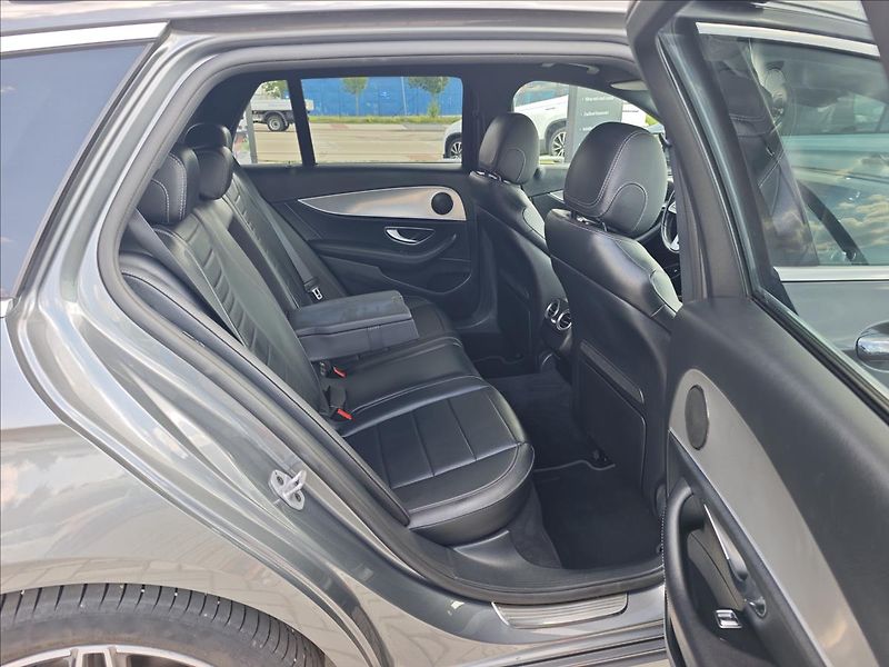 Mercedes-Benz Třídy E 2,9 400d 4Matic 9G-Tronic - fotka 16 z 22