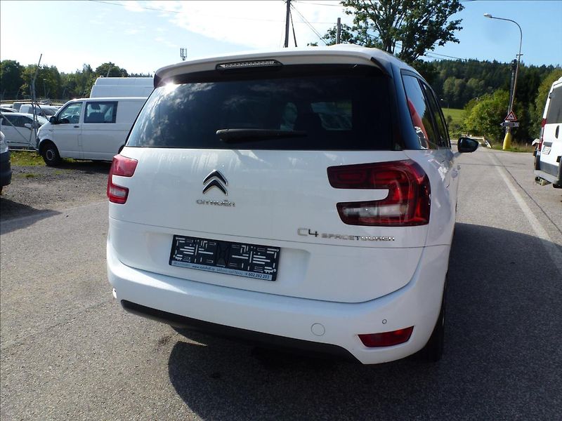 Citroën Grand C4 SpaceTourer 1,2 Pure Tech 130 7míst - fotka 10 z 45