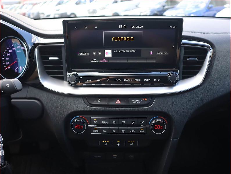 Kia Ceed (2025) 1.5 T-GDI - fotka 12 z 22