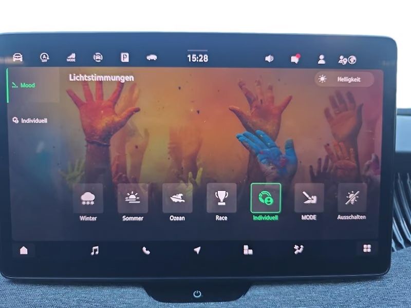 Škoda Superb TDI DCC Kamera ACC - fotka 14 z 21