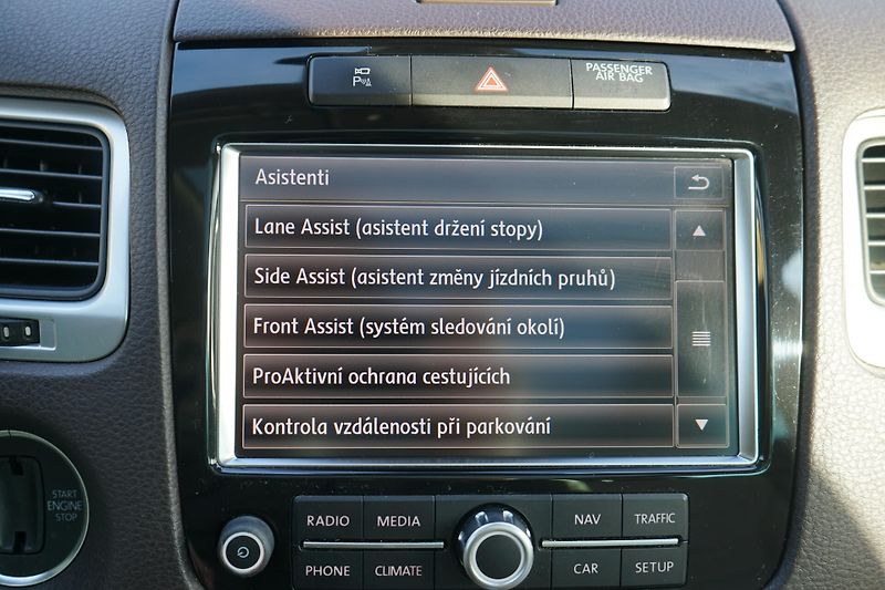 Volkswagen Touareg 180kW Pano 360 Matrix AdTempom - fotka 29 z 39