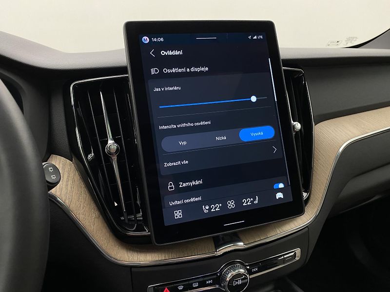 Volvo XC60 T6 AWD RECHARGE BRIGHT PLUS CZ - fotka 51 z 60
