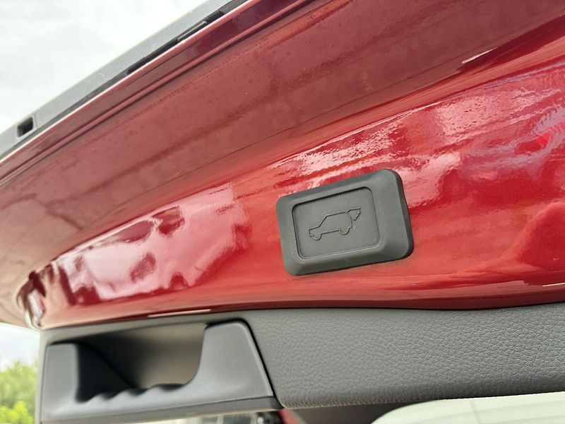 Toyota RAV4 2.5 HSD e-CVT AWD Exe. JBL Taž - fotka 22 z 23