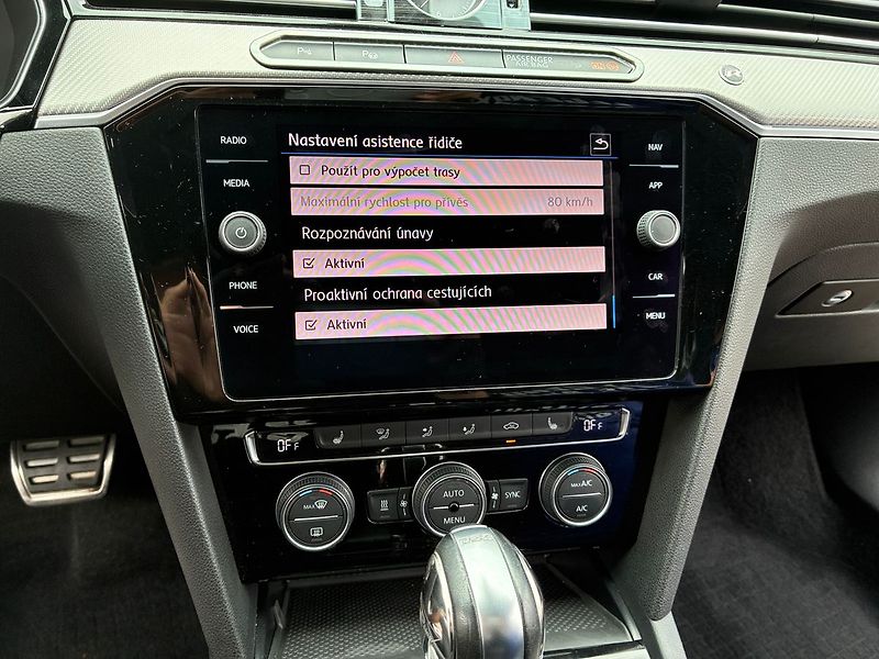 Volkswagen Arteon 2.0 TDi R-Line 4x4 140 kW - fotka 23 z 27