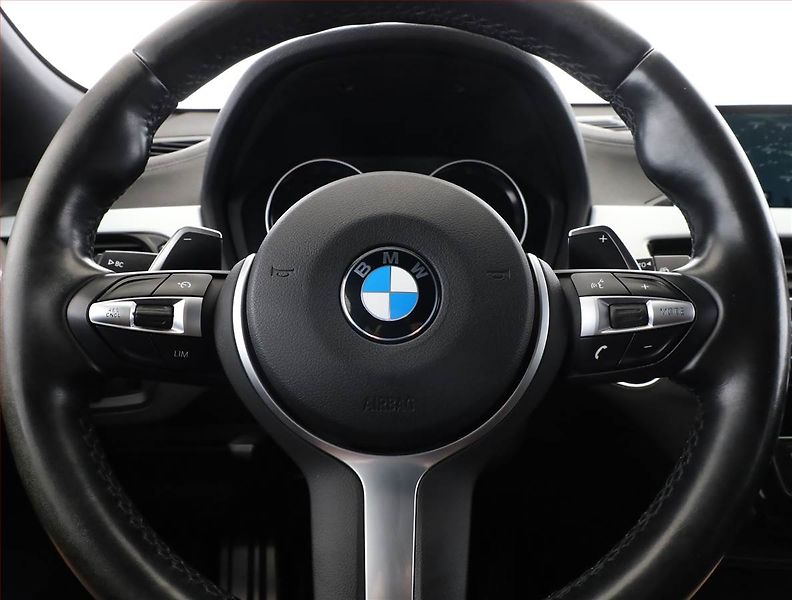 BMW X2 (2018) M Paket xDrive20i - fotka 8 z 19
