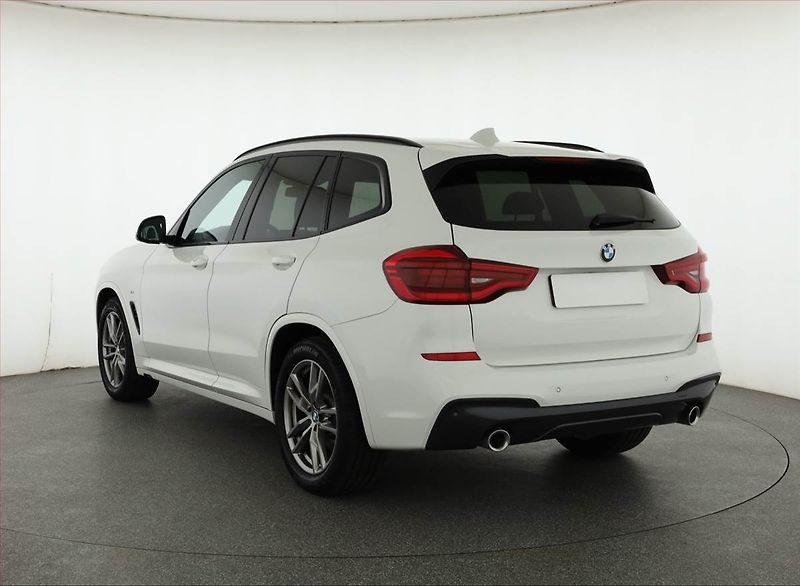 BMW X3 (2019) xDrive20d - fotka 4 z 18