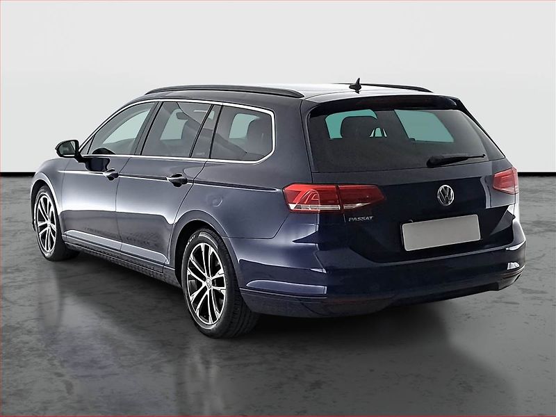 Volkswagen Passat (2018) 2.0 TDI, Automat, Navi - fotka 4 z 17