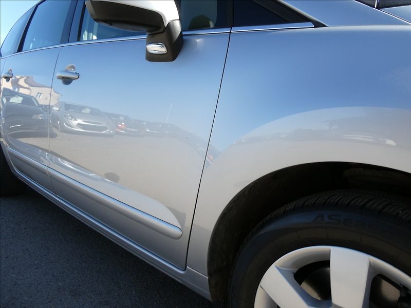Peugeot 5008 1,6 16V 115kW Panorama,po serv - fotka 13 z 44