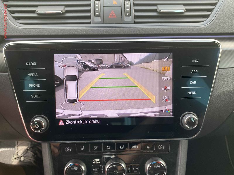 Škoda Superb (2021) 2.0 TDi, SportLine, DSG, LED - fotka 20 z 20