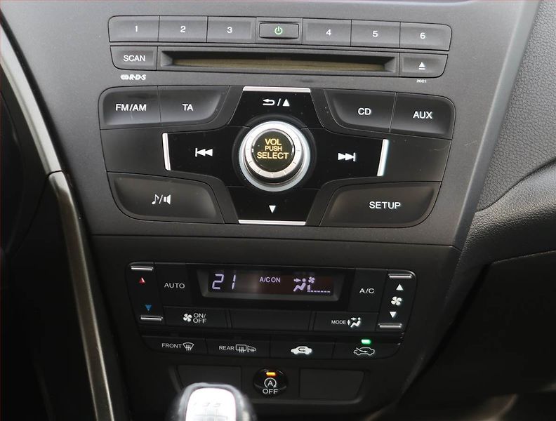 Honda Civic (2012) 1.4 i-VTEC, Tempomat - fotka 12 z 18