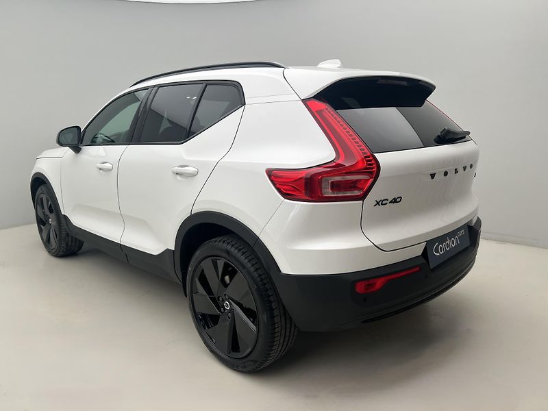 Volvo XC40 (2026) B4 PLUS BLACK EDITION AUT - fotka 9 z 37