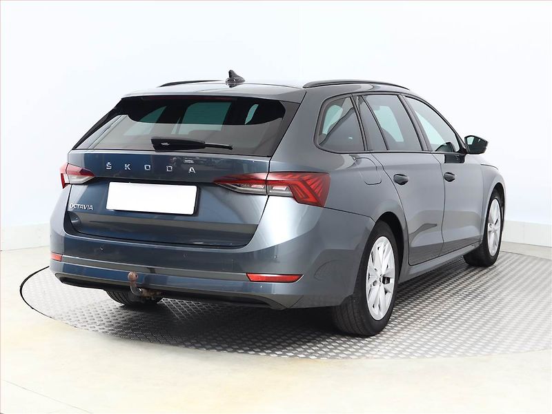 Škoda Octavia (2021) 1.0 TSI, Serv.kniha, Navi - fotka 5 z 14