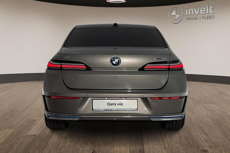 BMW i7 xDrive60 - fotka 4 z 27