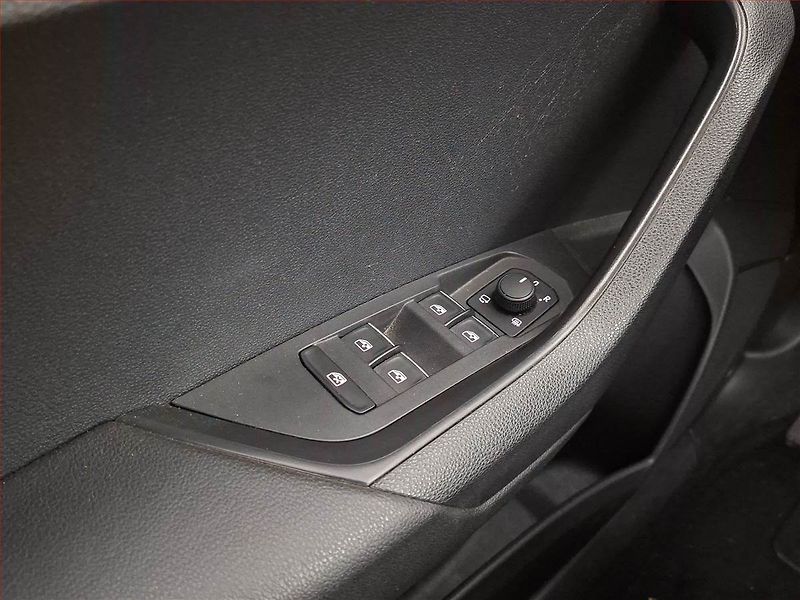 Škoda Karoq (2018) Style 1.5 TSI - fotka 17 z 19