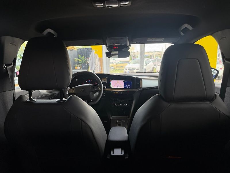 Opel Mokka GS Hybrid 1.2T 107kW eDCT6 - fotka 9 z 25