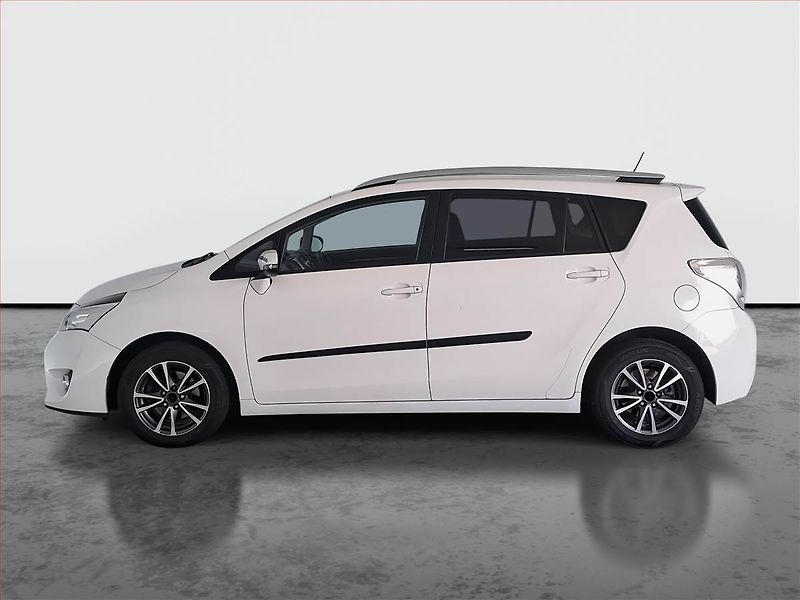 Toyota Verso (2013) 1.8 Valvematic, Automat - fotka 3 z 17