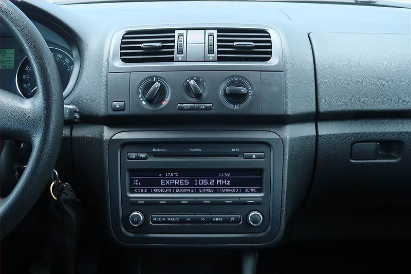 Škoda Fabia (2011) 1.2 TSI, Serv.kniha - fotka 12 z 16