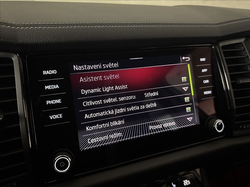 Škoda Kodiaq 2,0 TDi  DSG Sportline Virtual - fotka 34 z 50