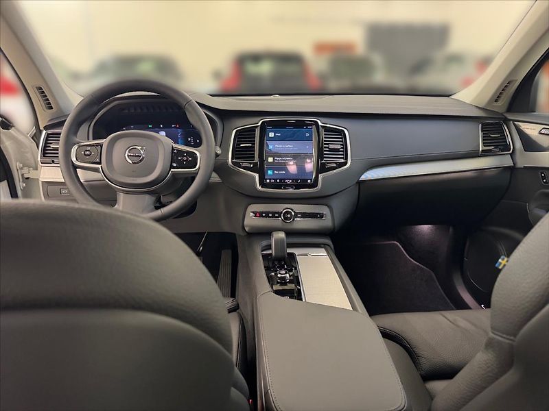 Volvo XC90 (2024) 2,0 B5 AWD PLUS Bright - fotka 10 z 15