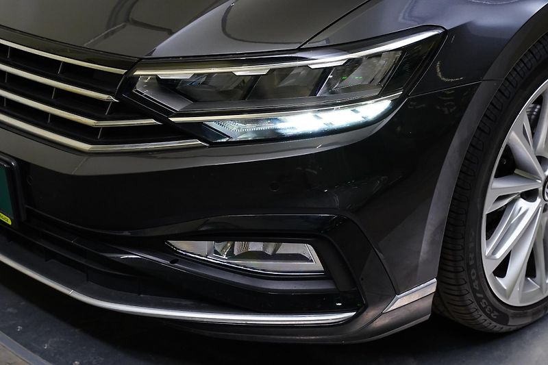 Volkswagen Passat - fotka 9 z 27