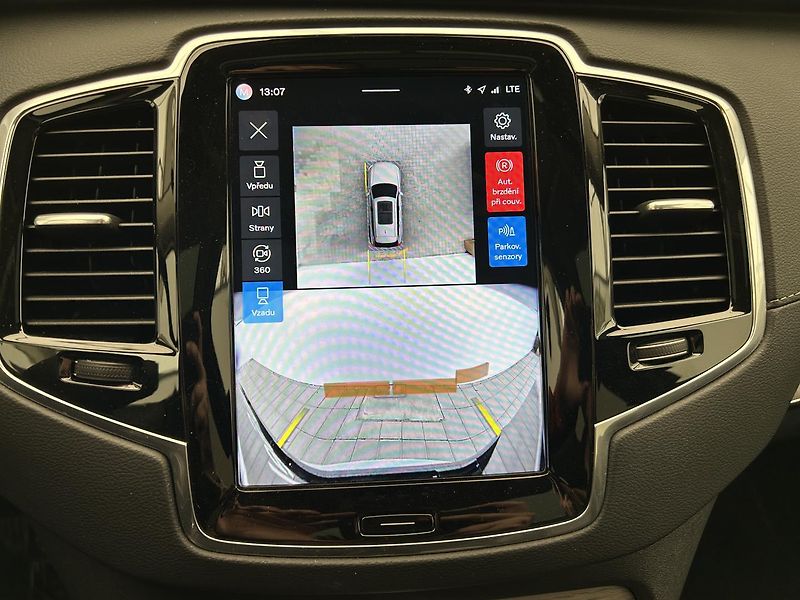 Volvo XC90 2.0 B5 4x4 ULTIMATE - fotka 27 z 35