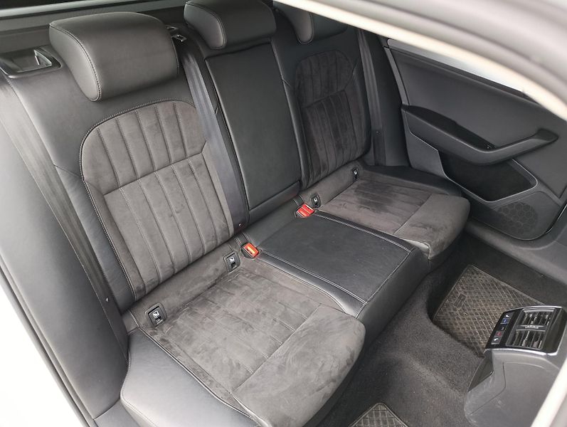 Škoda Superb 2.0TDI 140kW DSG 4X4 STYLE+  - fotka 16 z 34