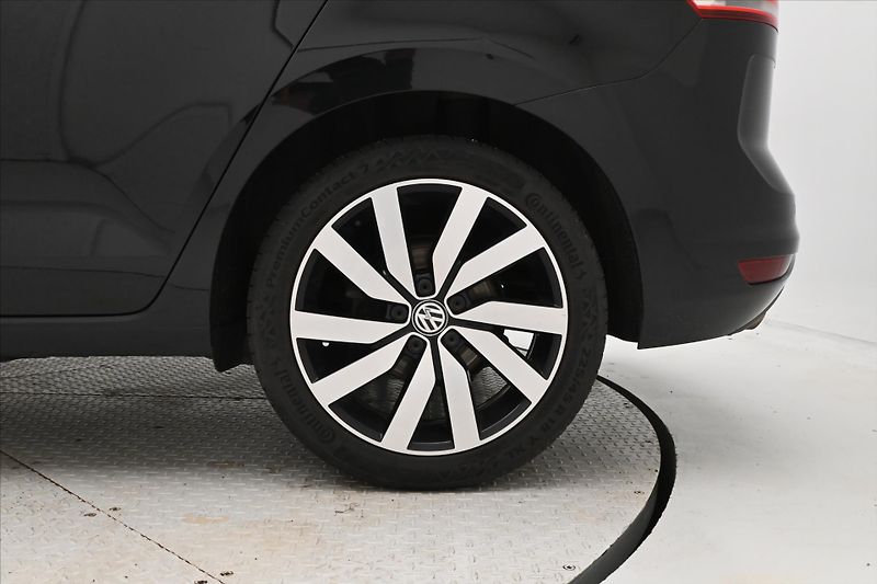 Volkswagen Touran 2,0 TDI 110kW DSG Highline 7mí - fotka 33 z 33