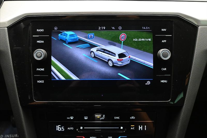 Volkswagen Passat 2,0 TDI 110 kW DSG Business Zá - fotka 19 z 32
