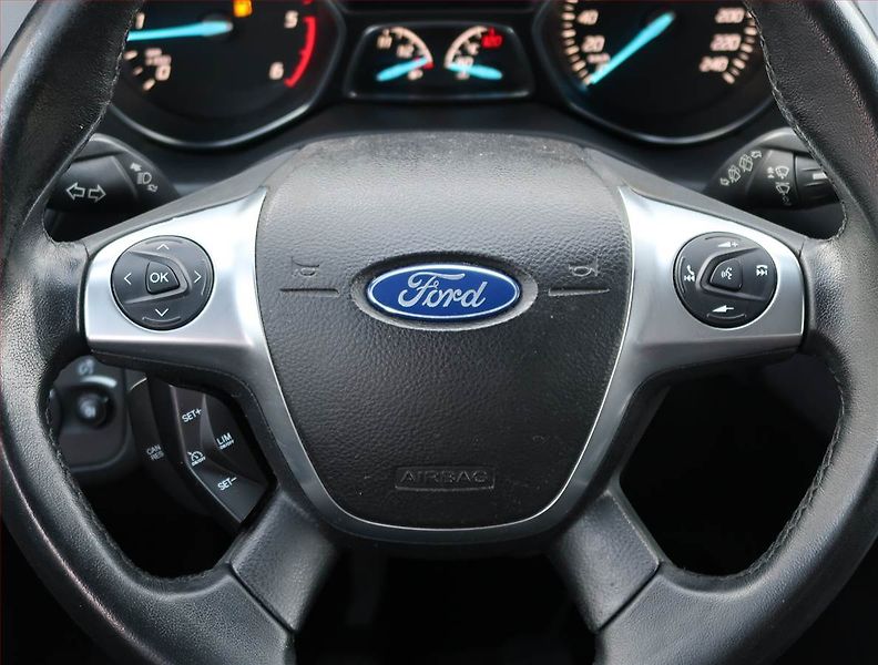 Ford Kuga (2014) 2.0 TDCi, Serv.kniha, Tempomat - fotka 15 z 18