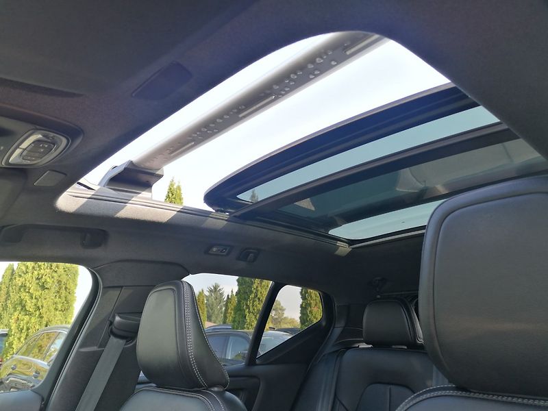 Volvo XC40 (2020) 1.5 T5 PHEV R-DESIGN 192kW - fotka 10 z 41