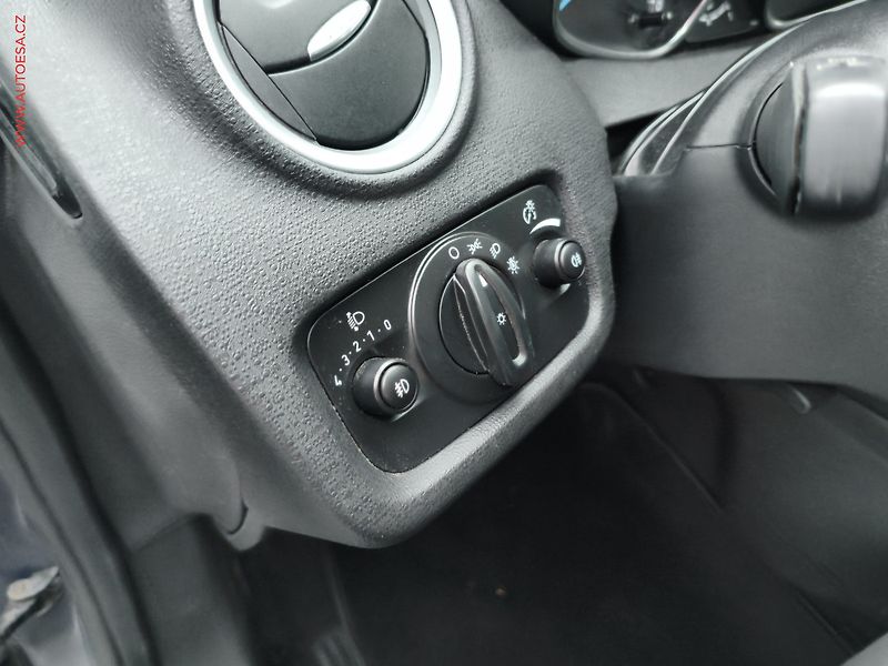 Ford Fiesta (2014) 1.0EB, Titanium - fotka 15 z 16
