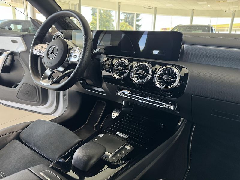 Mercedes-Benz CLA 250e AMG*160kW*Webasto*Panoram - fotka 14 z 40