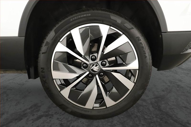 Škoda Karoq (2025) 2.0 TDI, DRIVE, DPH, AUTOMAT - fotka 11 z 16