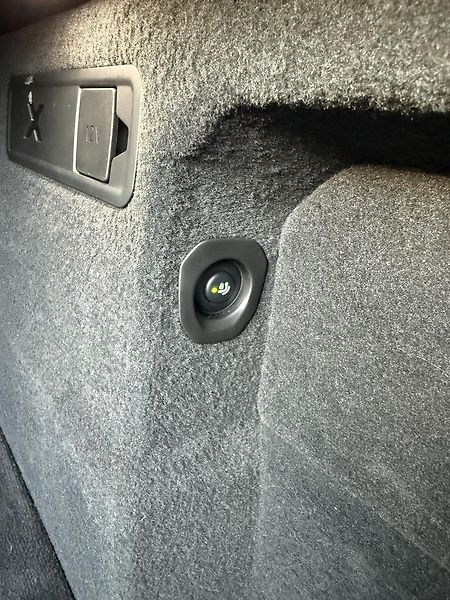 BMW X6 (2023) BMW X6M laser, H&K,  - fotka 24 z 41