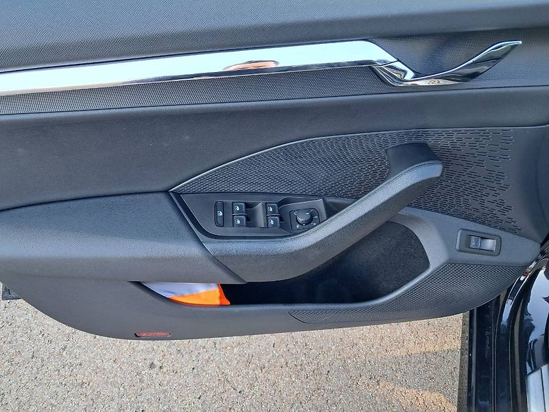 Škoda Octavia (2023) COMBI IV STYLE Plus 2.0 TDI / - fotka 17 z 29