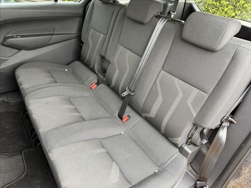 Ford Tourneo Connect 1.6 TDCi 7míst - fotka 14 z 15