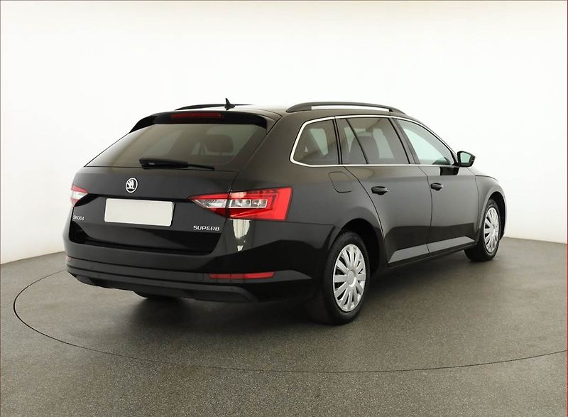 Škoda Superb (2017) 2.0 TDI, Automat, Navi - fotka 5 z 20