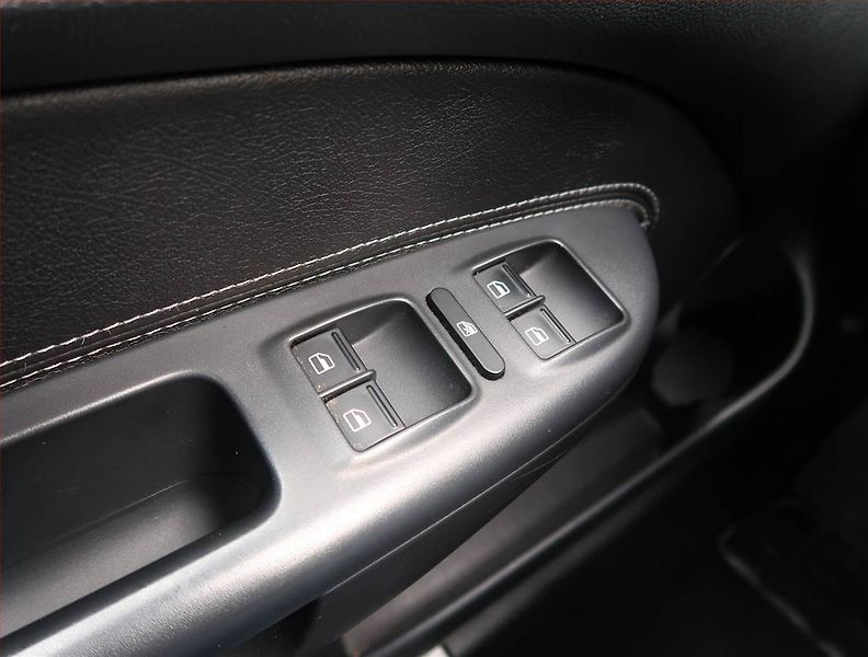 Škoda Octavia (2012) 1.4 TSI, Navi, Tempomat - fotka 19 z 21