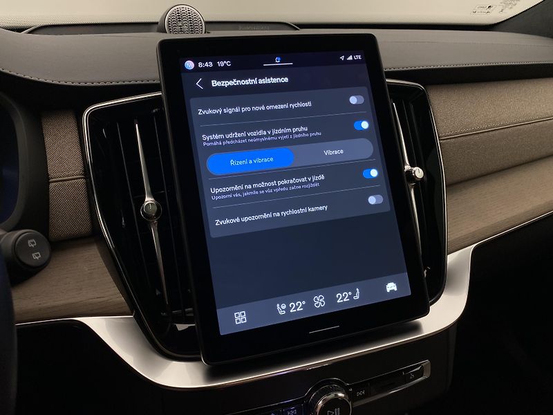 Volvo XC90 T8 AWD RECHARGE REZERVACE - fotka 55 z 73